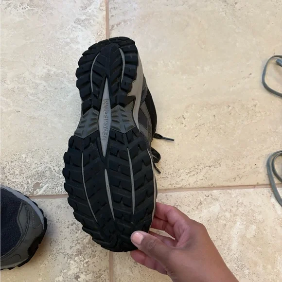 Saucony Men’s Running Shoes, size 11W - Picture 4 of 6